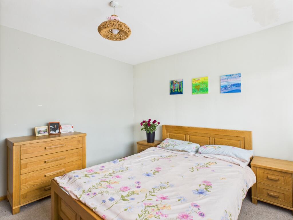 CAM03729G0-PR0085-STILL018