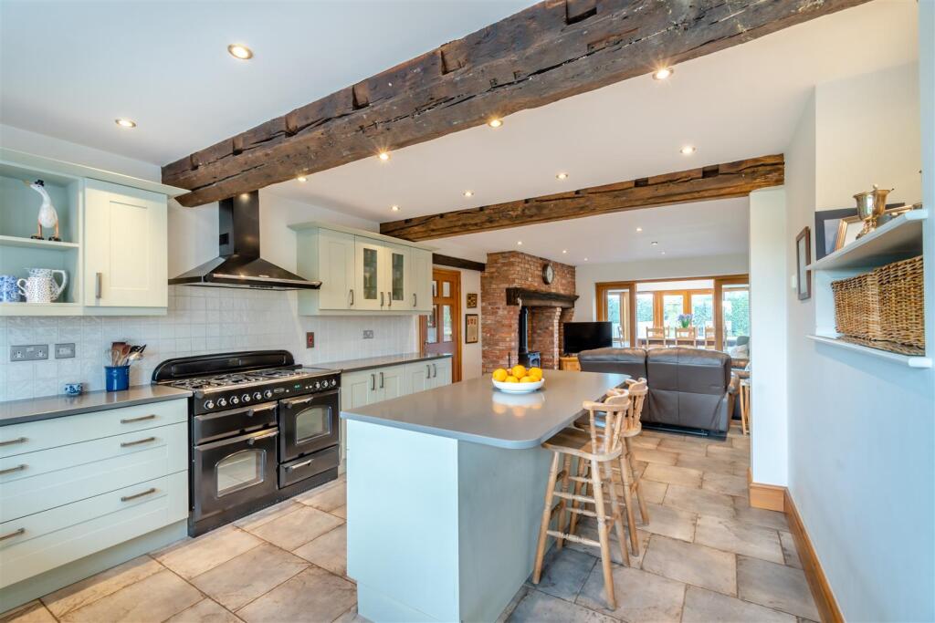 8548843-interior39.jpg