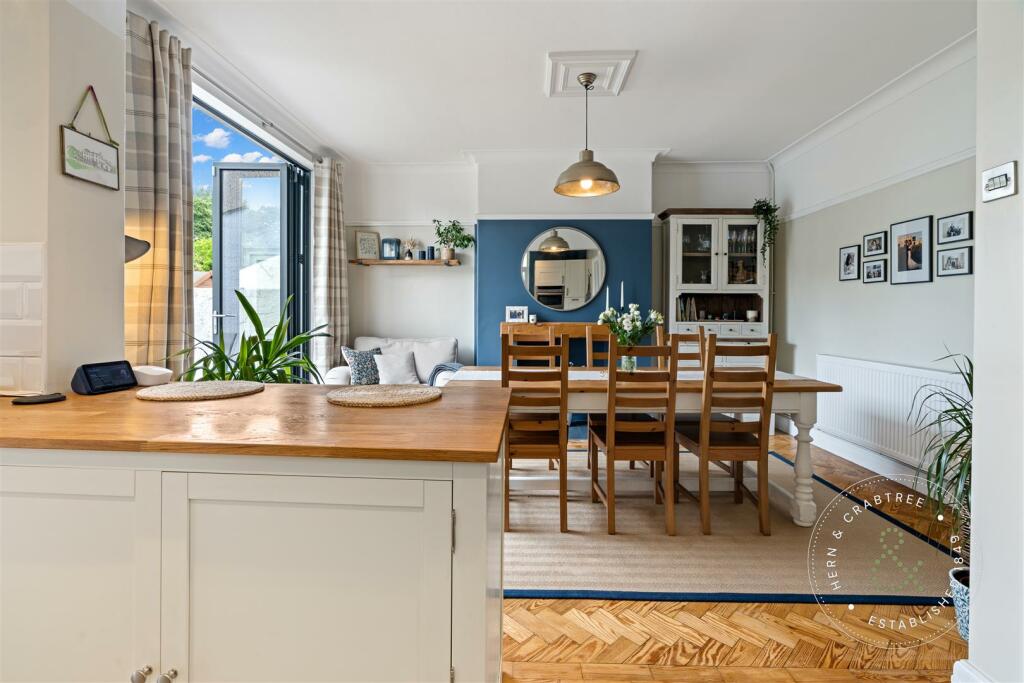 Allensbank Road, Heath, Hern Crabtree (6).jpg