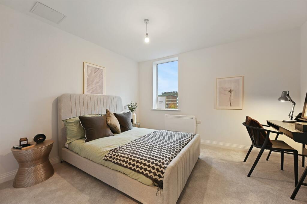 Bedroom (1).jpg