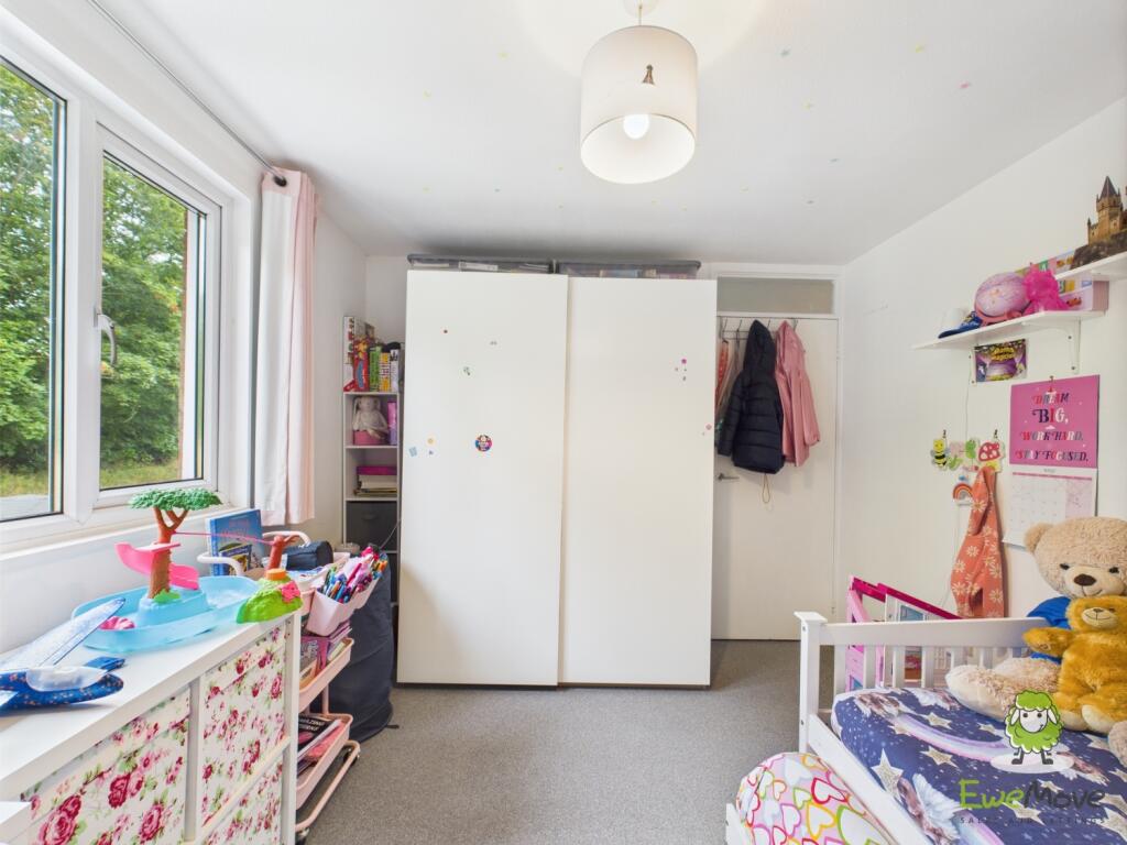 Ewemove Basingstoke Gainsborough Road Bedroom Two