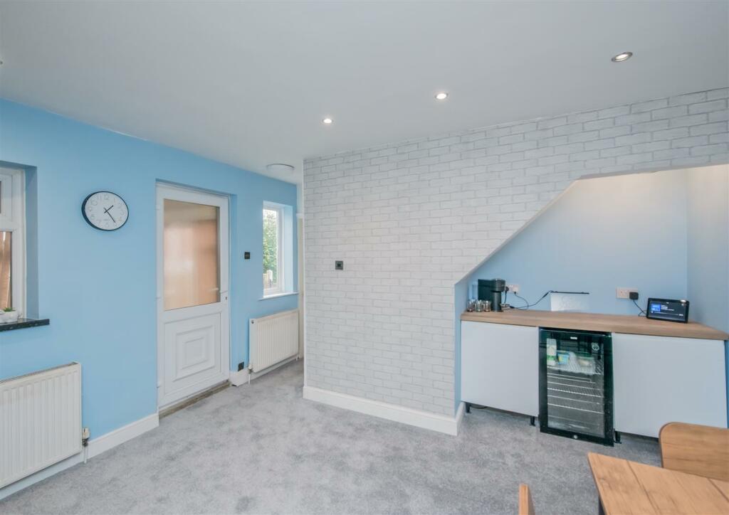 Dining Room:
