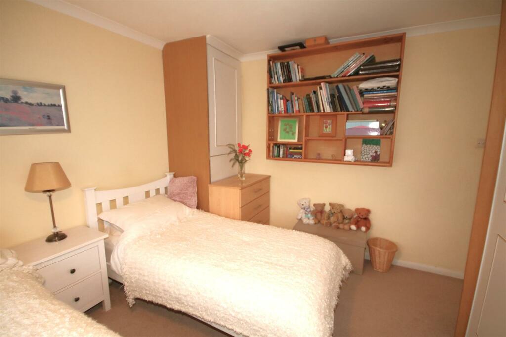 Bedroom 2c.JPG