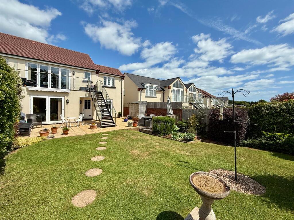 Rear Left Quarter.JPG