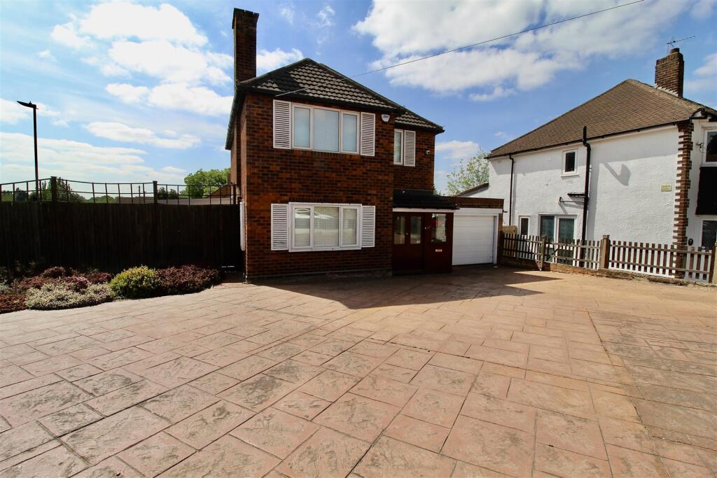 Front Garden/Driveway