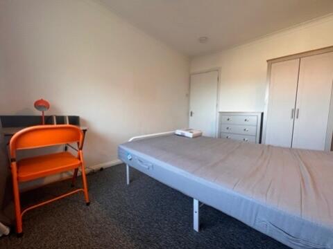 40 Stephens Road - Bedroom 1 (2)