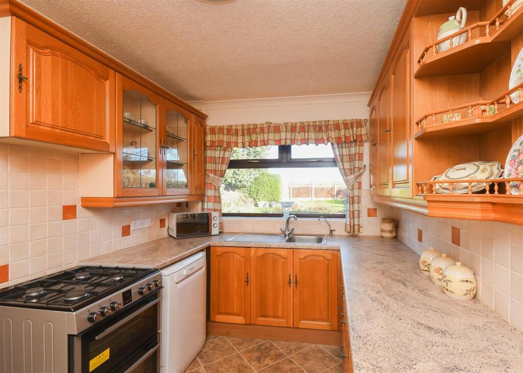 7 Yew Tree Road - Kitchen.jpg