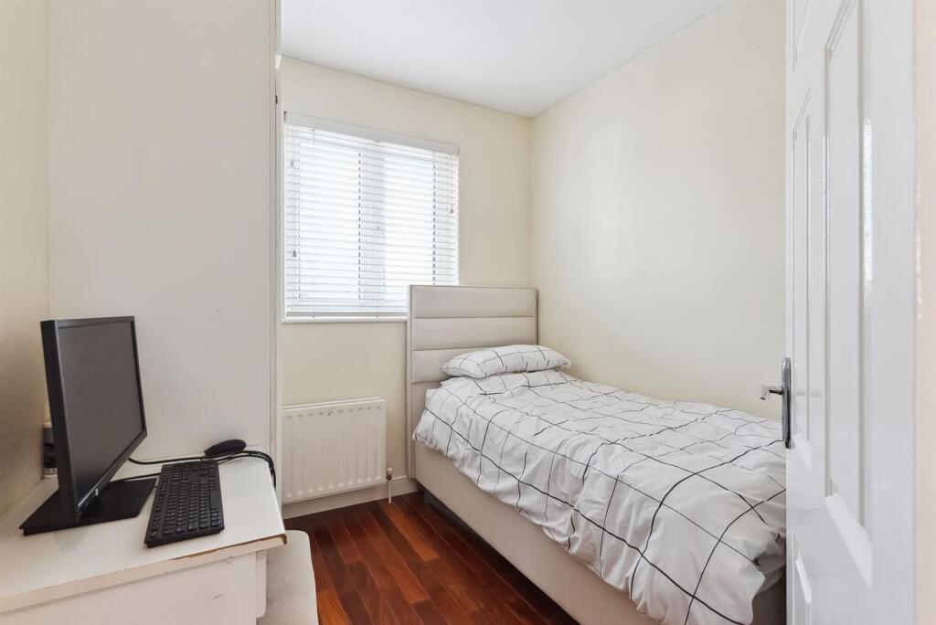 Bed 4.jpg