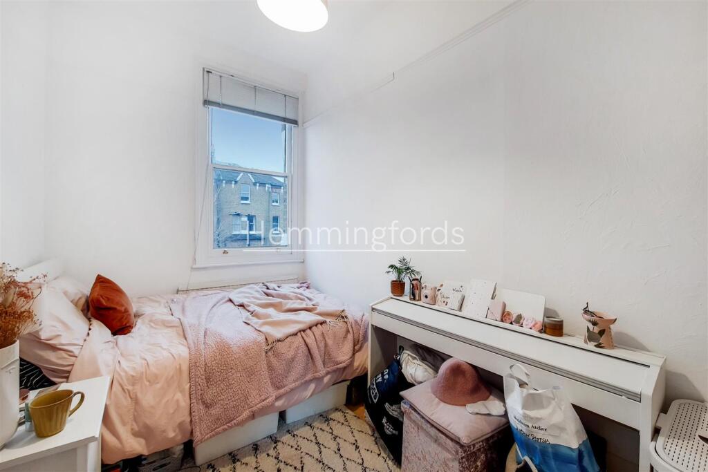 5_Bedroom 2-0.jpg