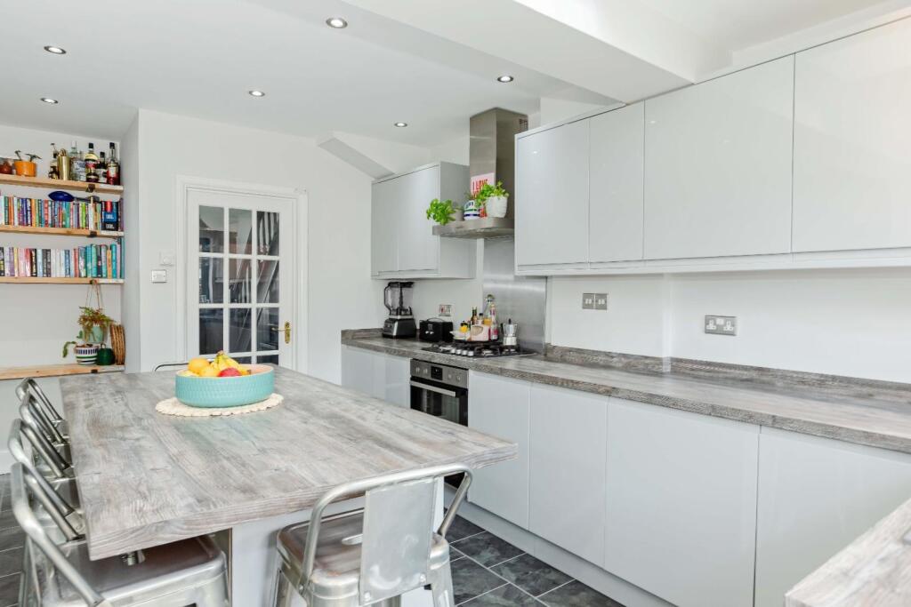 5 Myrtle Crescent_19.JPG