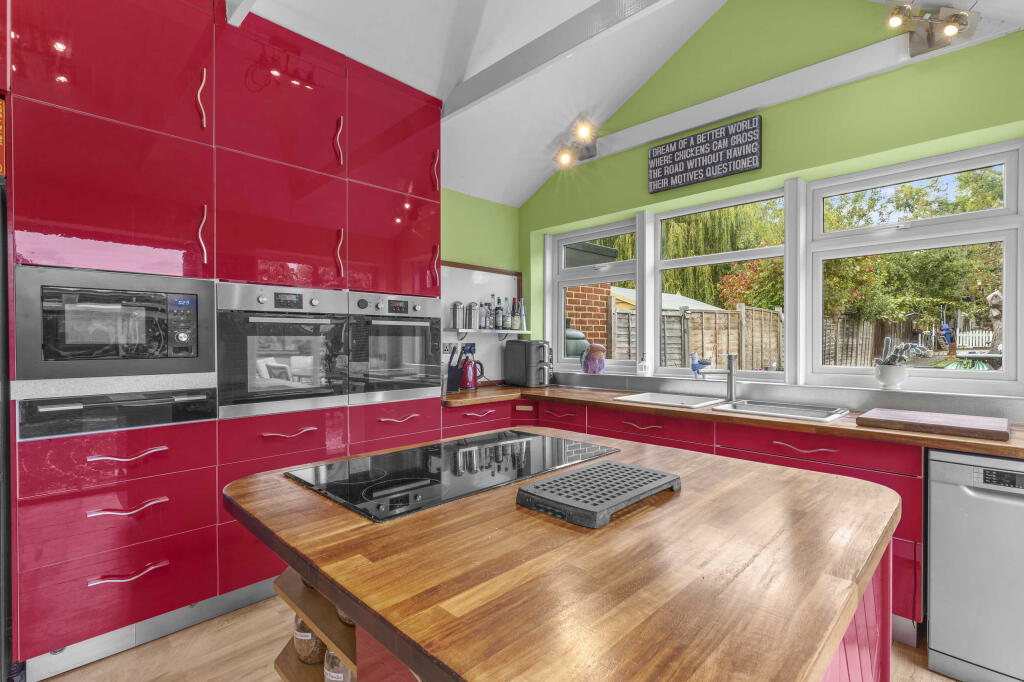145 Courthouse Road, SL6 6HY (LOW RES)-10