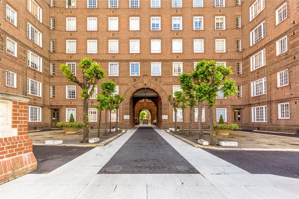 Swan Court