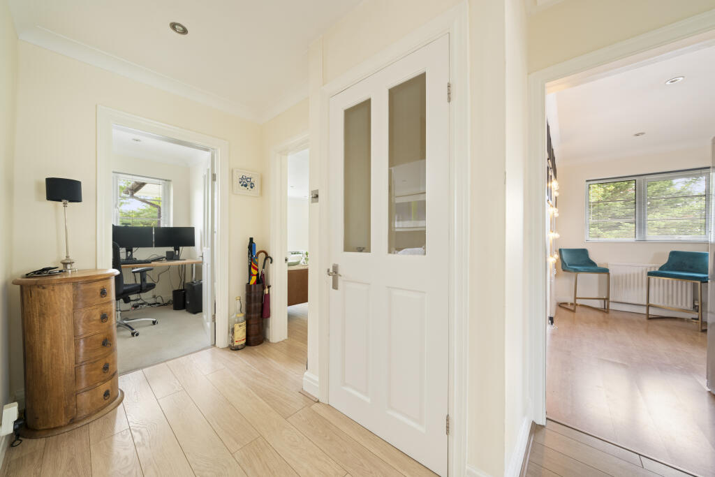 2 Ray Drive SL6-16.JPG