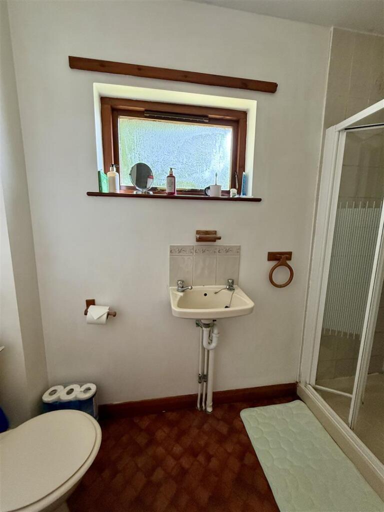 En-Suite Shower Room: