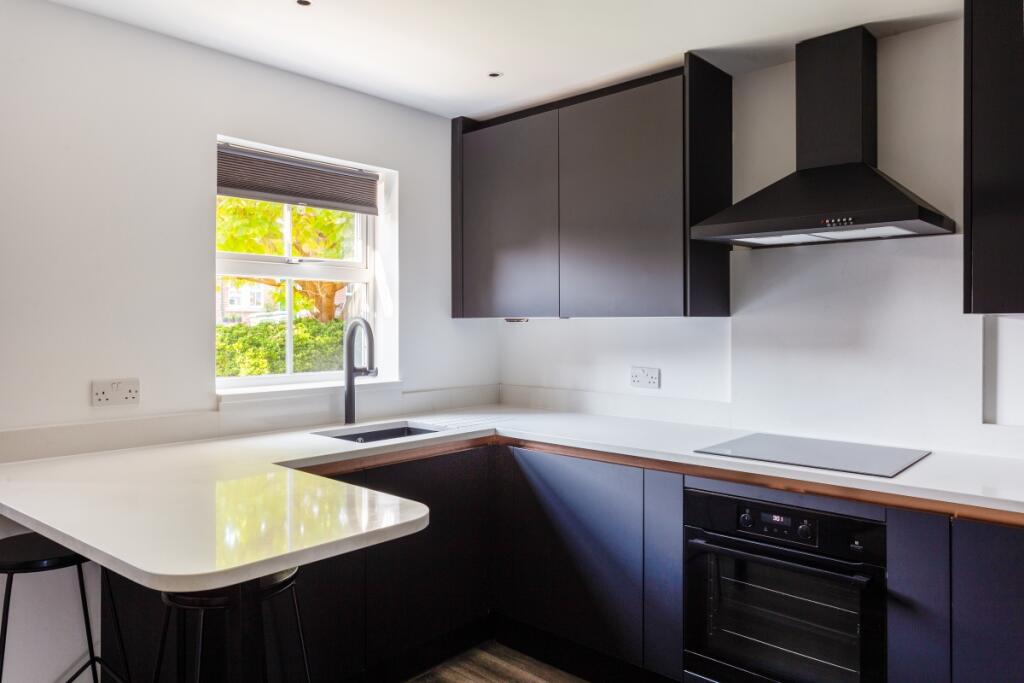 Howerd-Way-London...