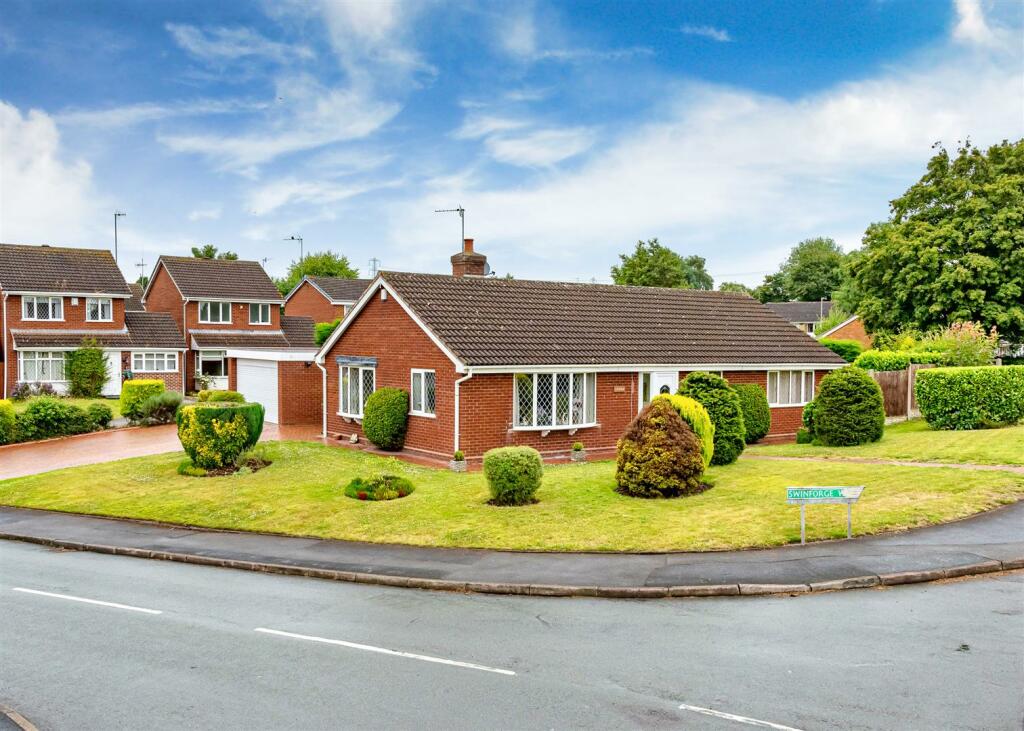 Lockside Bungalow-front4.jpg