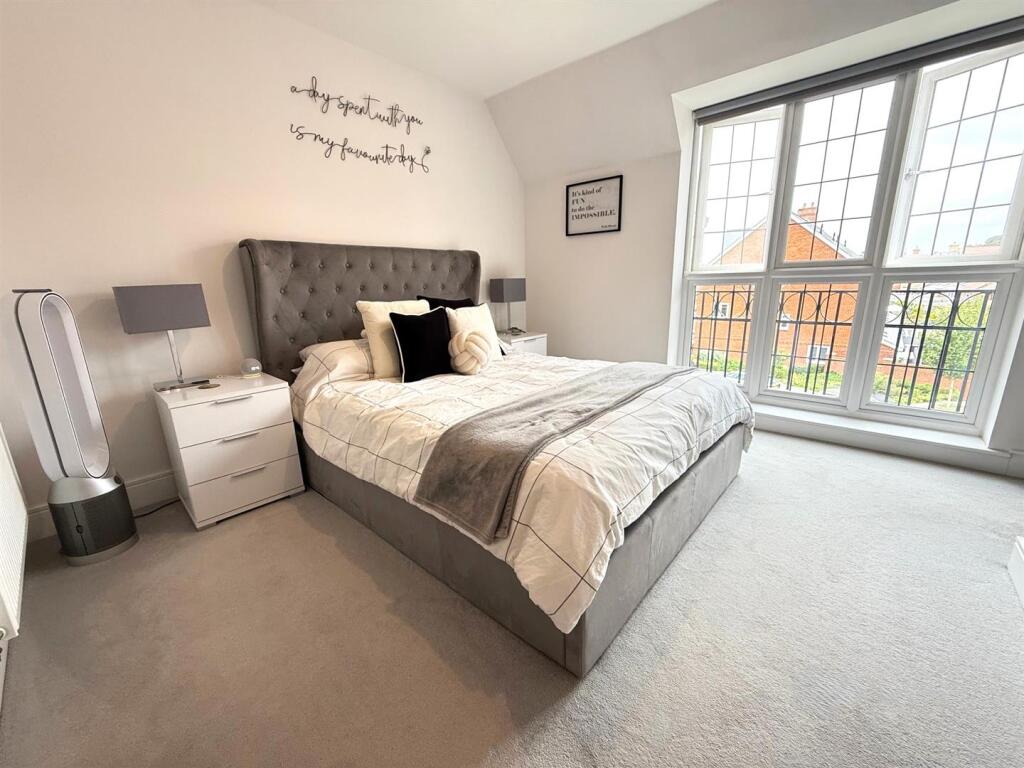 Principle bedroom