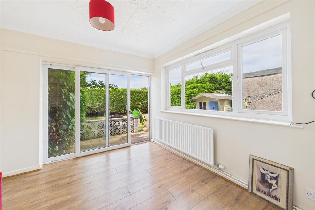 44 Hillcrest Road, Nailsea, North Somerset BS48 2J