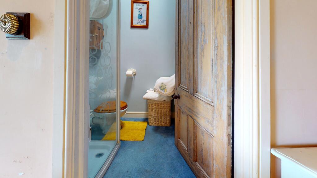 Intake-Gate-Farm-Hawksworth-Bathroom(1)