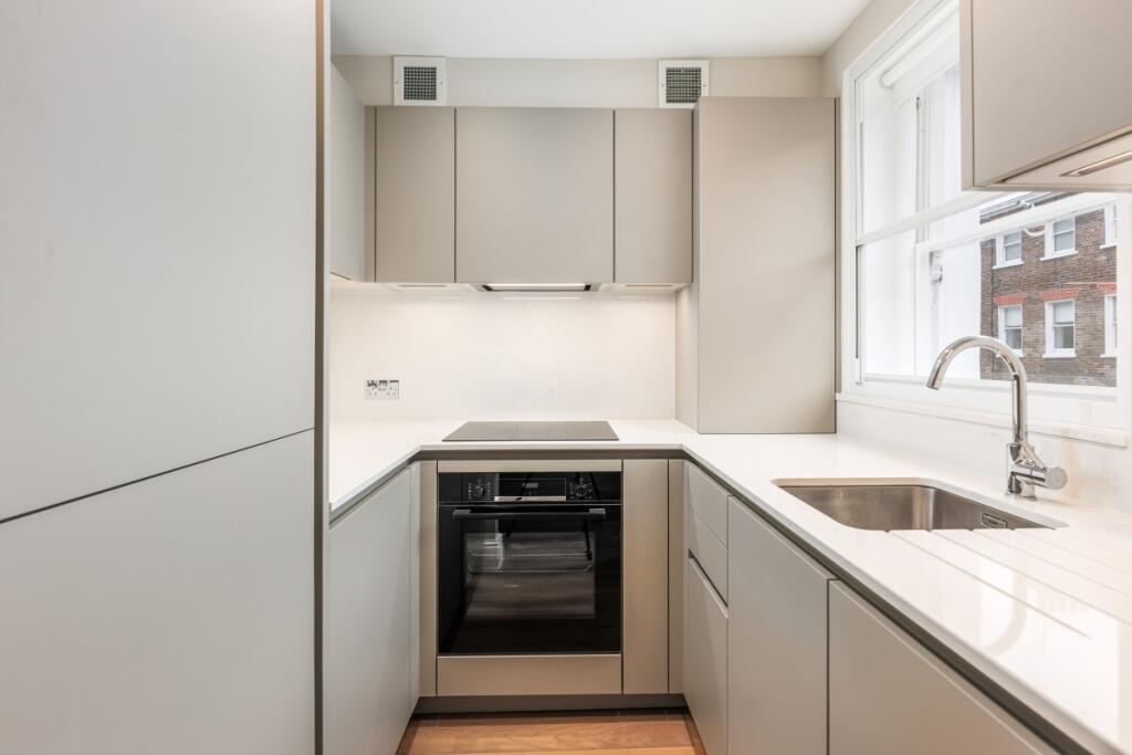 Quebec Street 7 F...