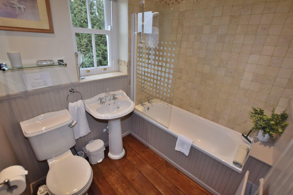 bed 3 ensuite