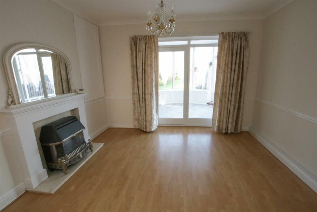 REAR FACING LIVING ROOM