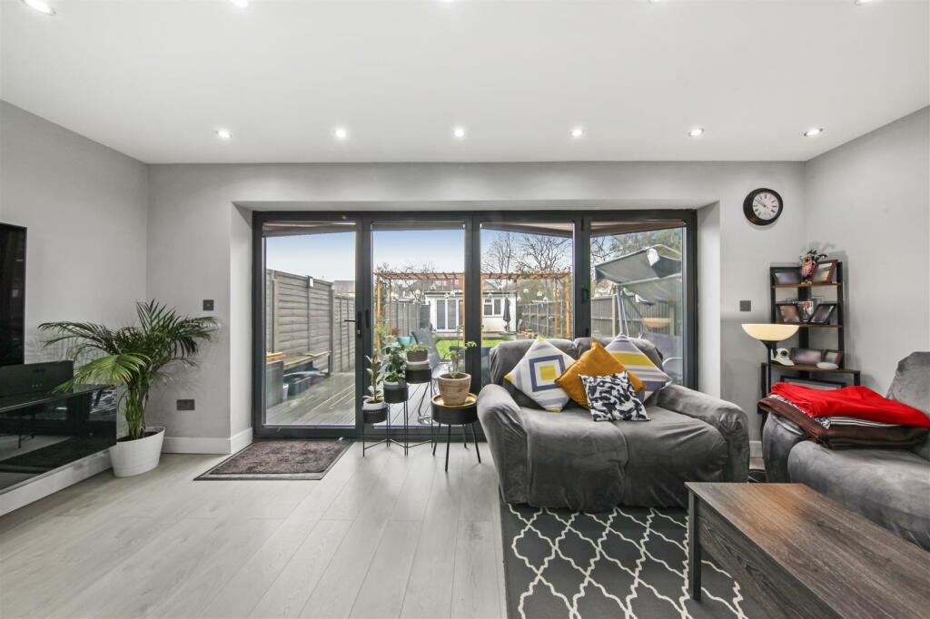 10 Greenbank Avenue - 2iITQARQ8jY1aO3LsCvL.jpg