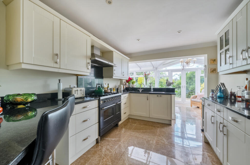 1313636-16-686692...