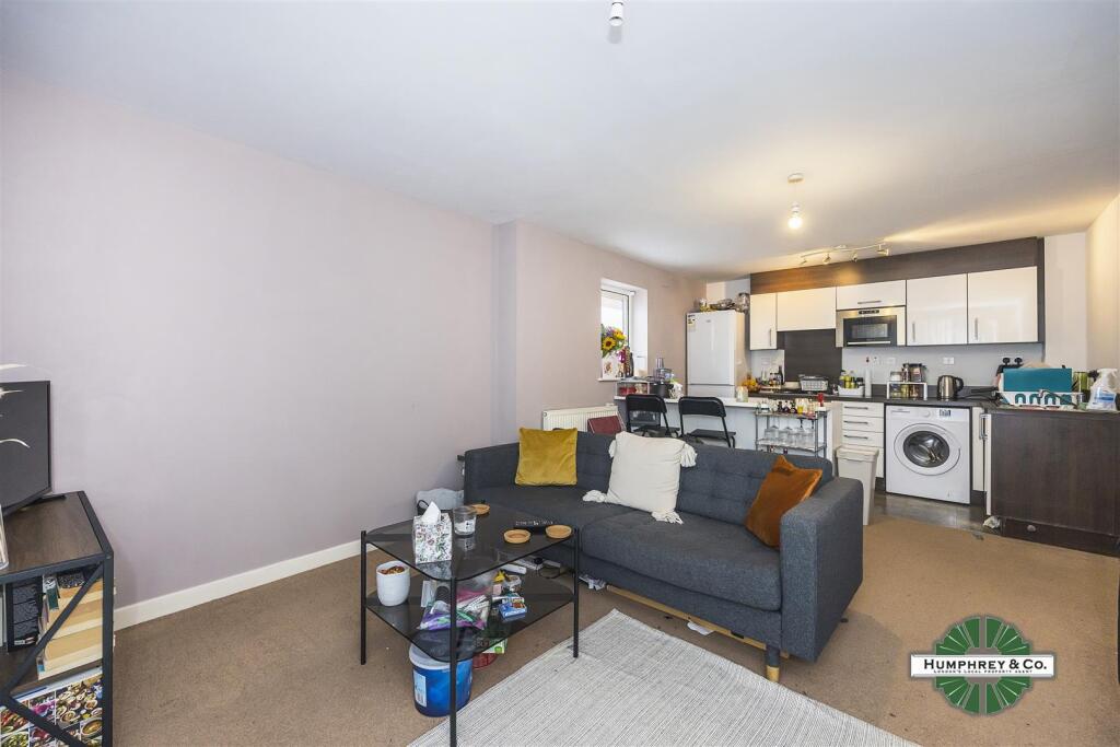 15  Bedgebury Court,  1 Hawker Place -009.jpg