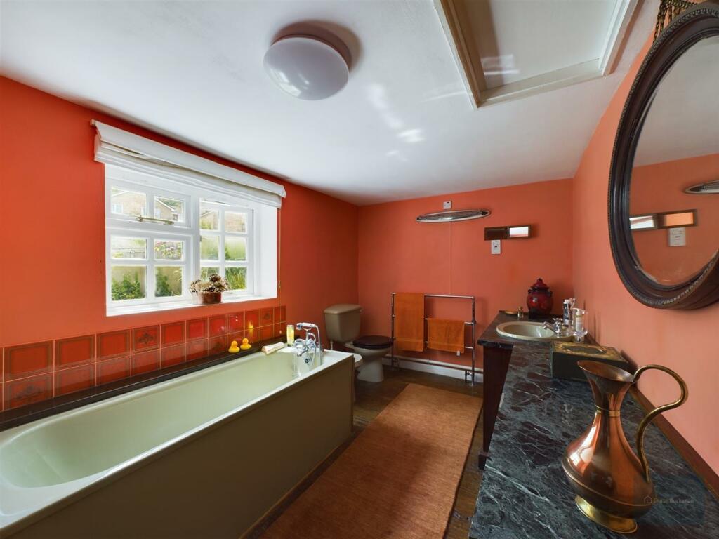 CAM02563G0-PR0081-ST