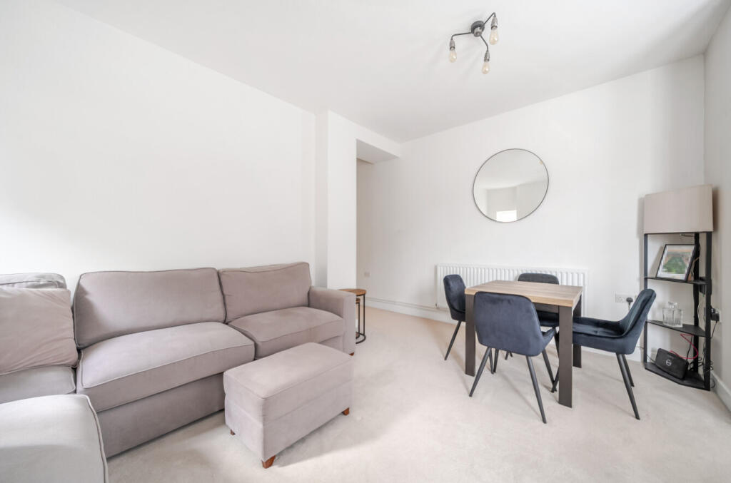 1353388-4-68c2e7a...