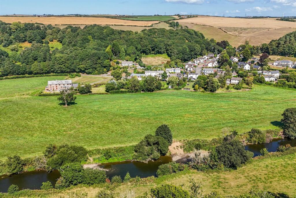 -68a872bf1dc61-1344312-jpg Drone (6).jpg