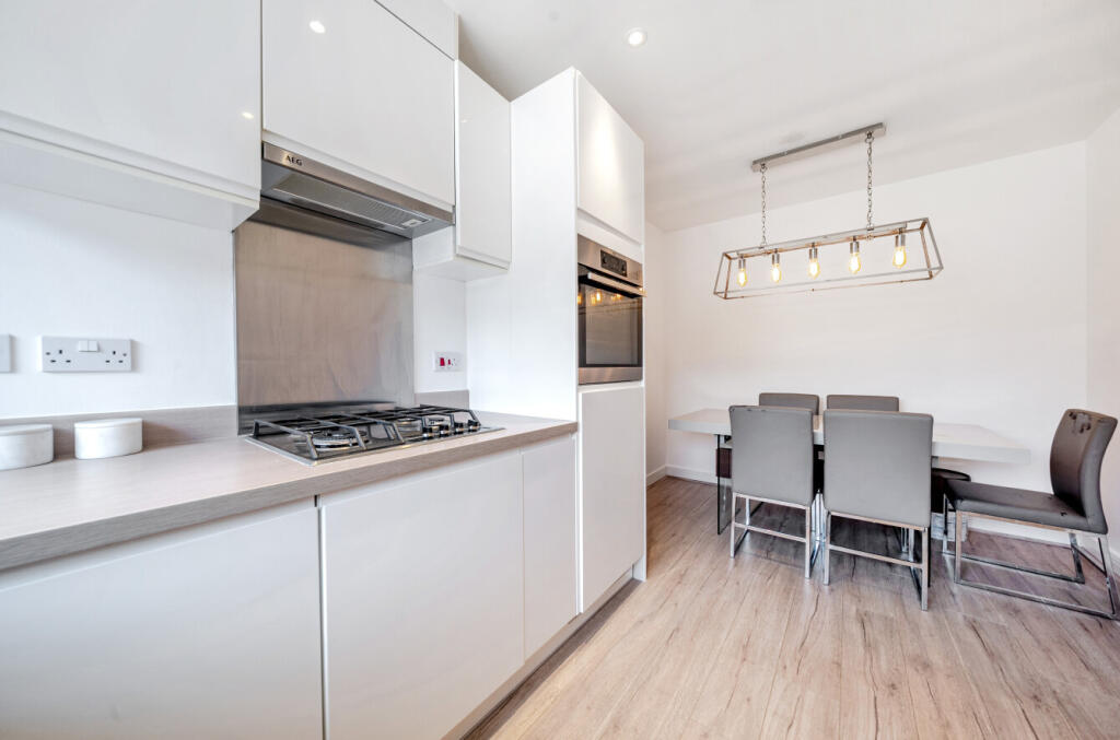 1316519-4-6863b14...