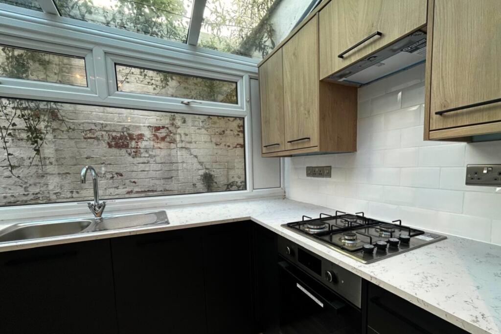 KITCHEN HOB 