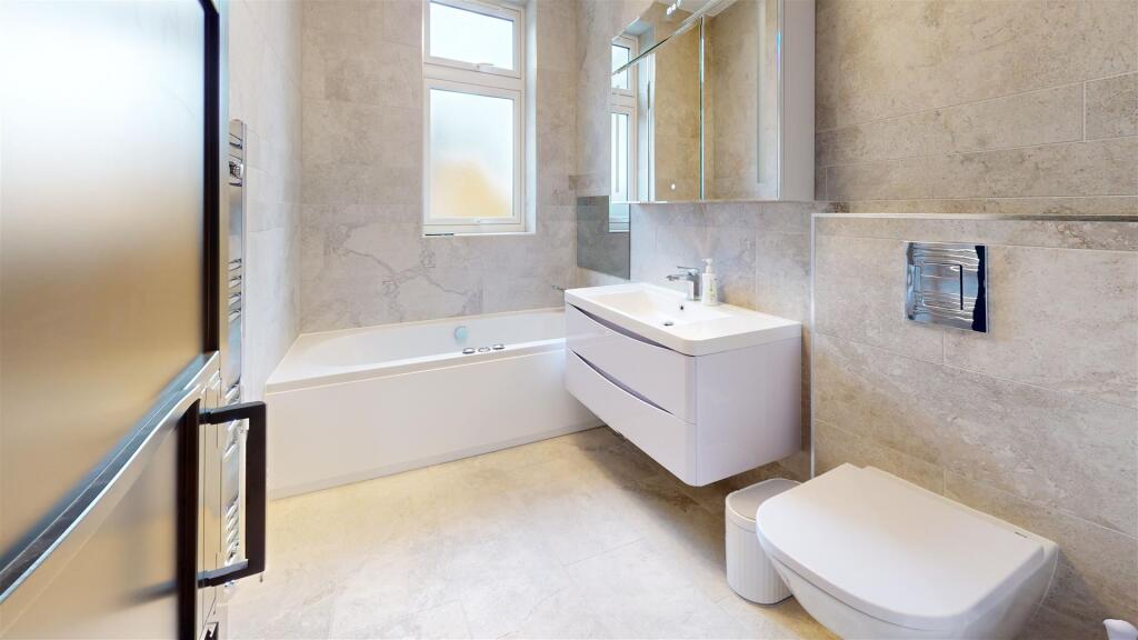 95-Beacon-Road-Bathroom(1).jpg