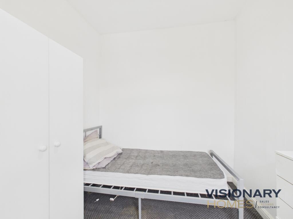 CAM03522G0-PR0219-STILL013