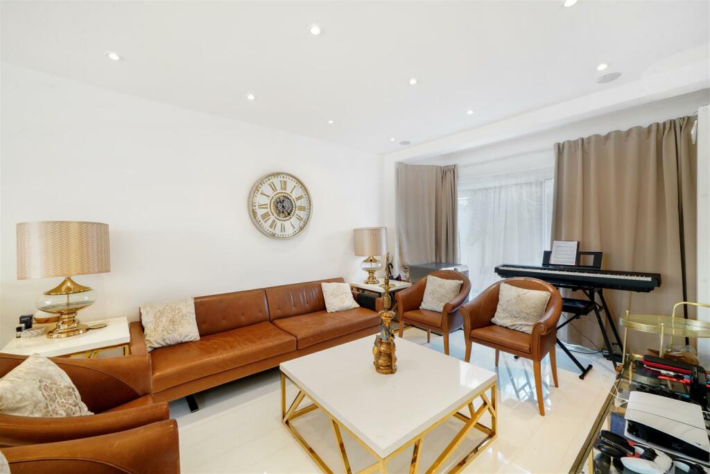 560 Whitton Avenue West - az3Zue6IQWozdQXcnt9N.jpg