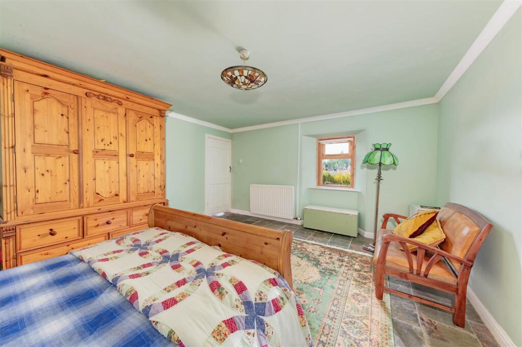 Locheil Cottage, 8 Rosewell Road Kirriemuir-2.JPG