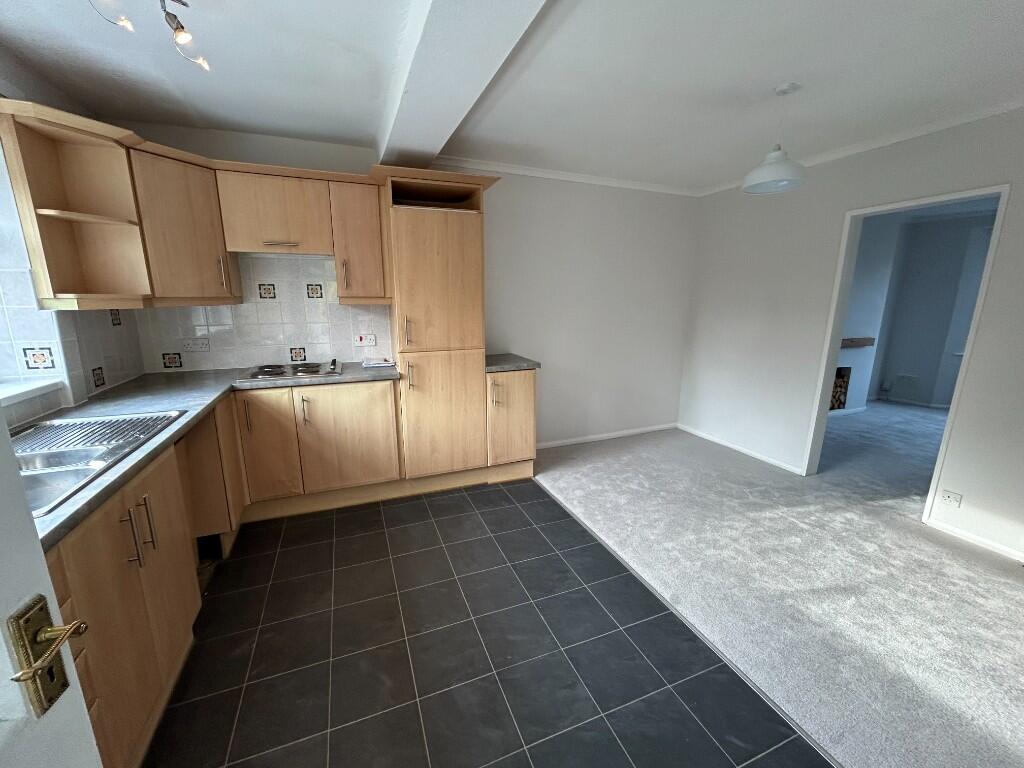 Kitchen /dining room
