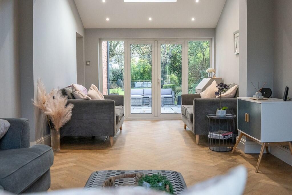 Dining Morning 2a...