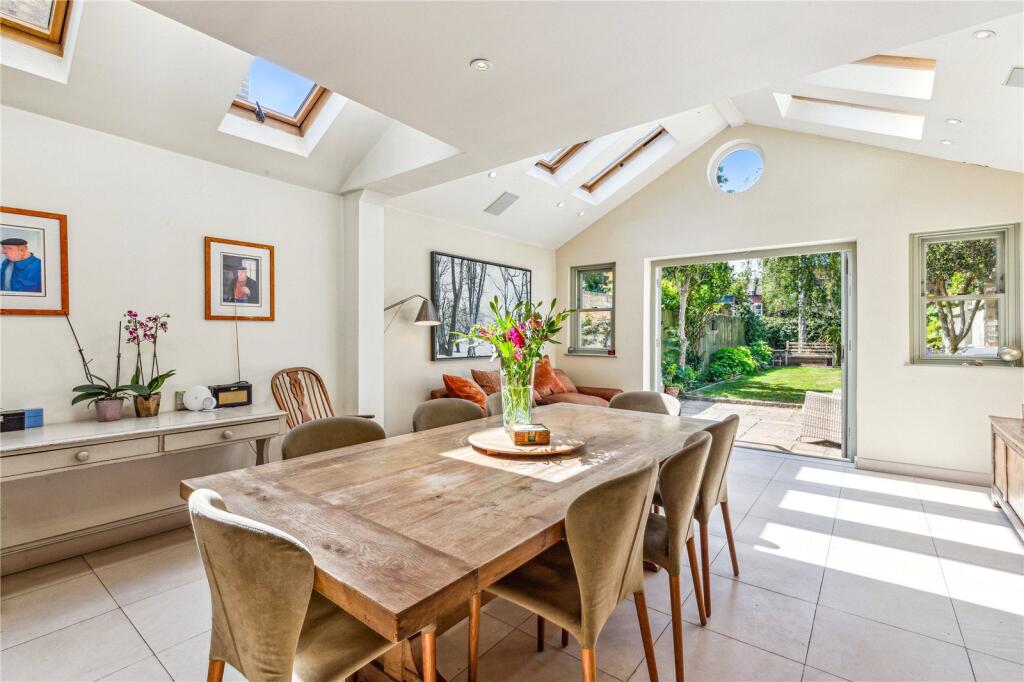 Kitchen/Dining