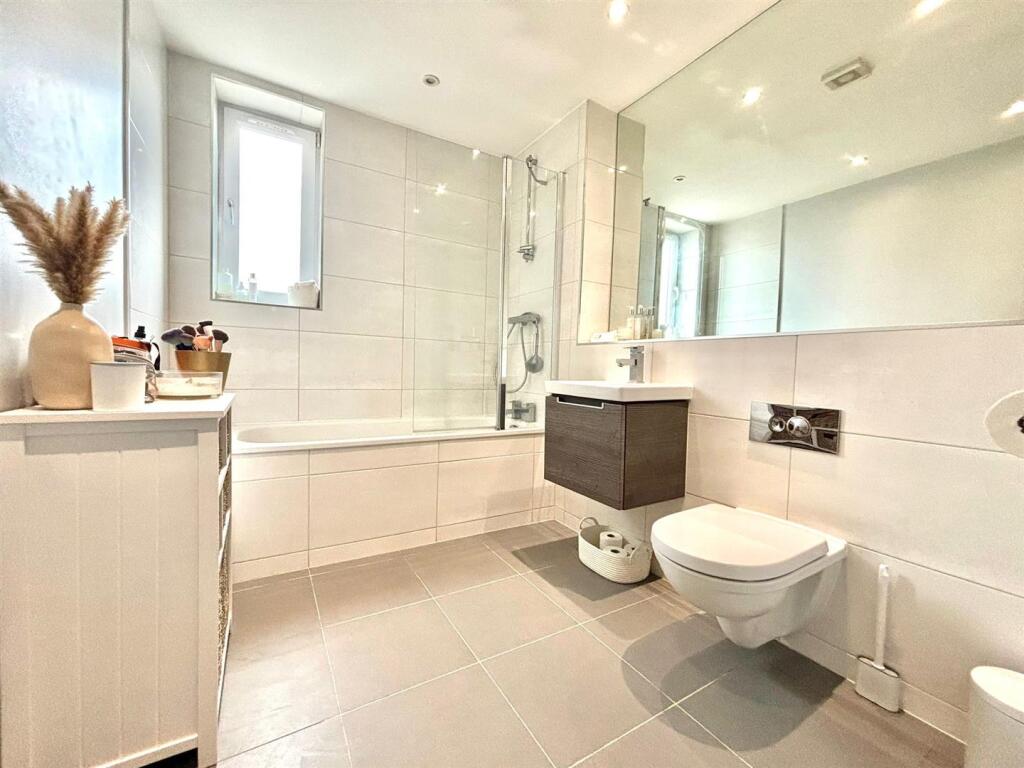 Bathroom.jpeg