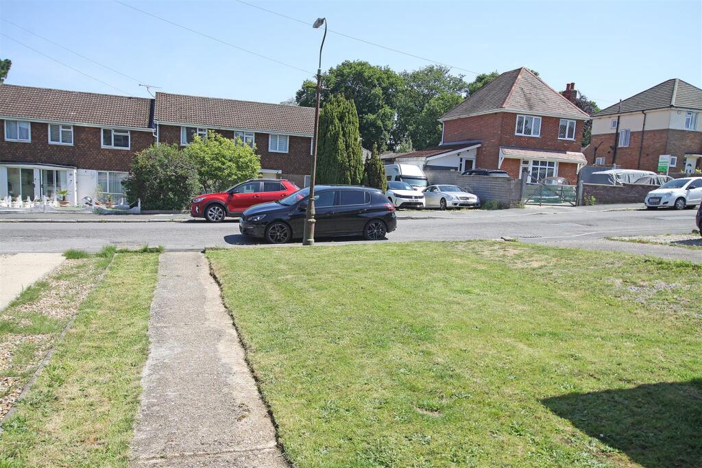 Front garden.jpg