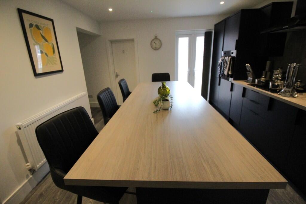 Kitchen (d)