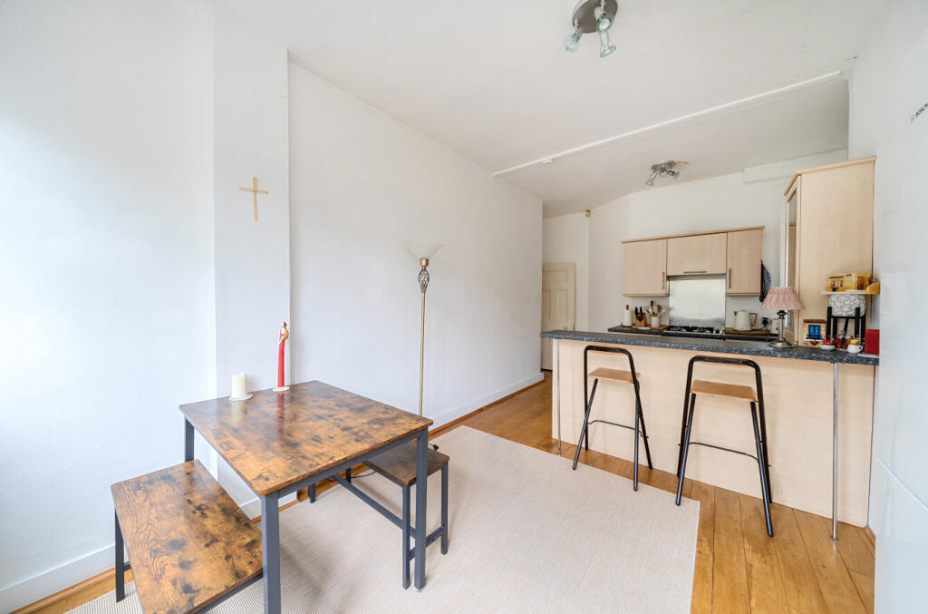 1370709-10-68f200...