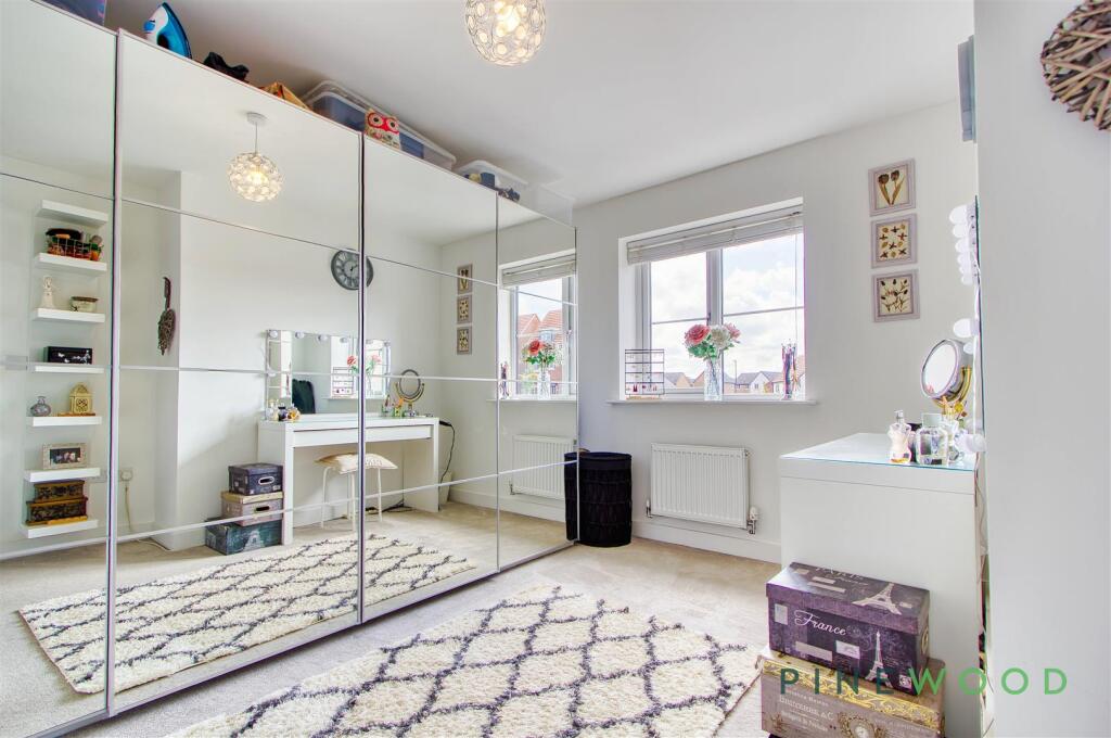BEDROOM 2