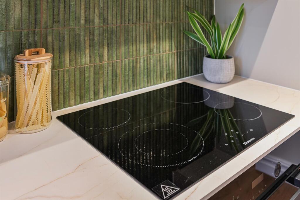 ASTBURY ROAD, 2C  (1).jpg