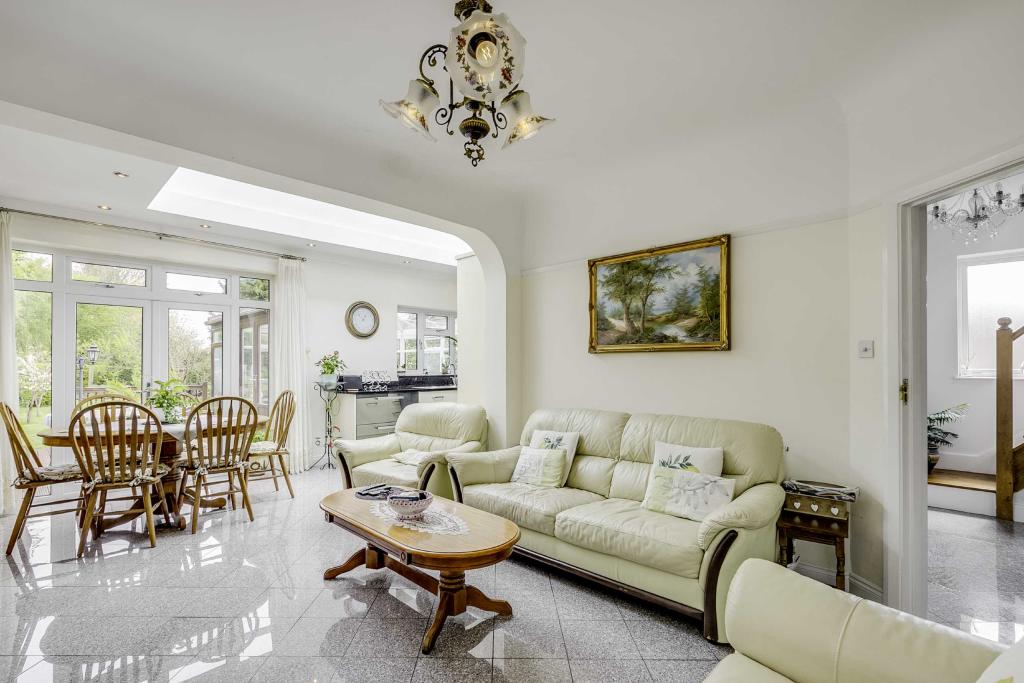 Open plan Lounge / D