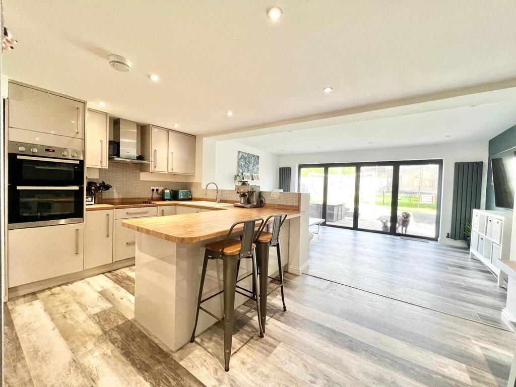 33e03dcf-abbb-453...