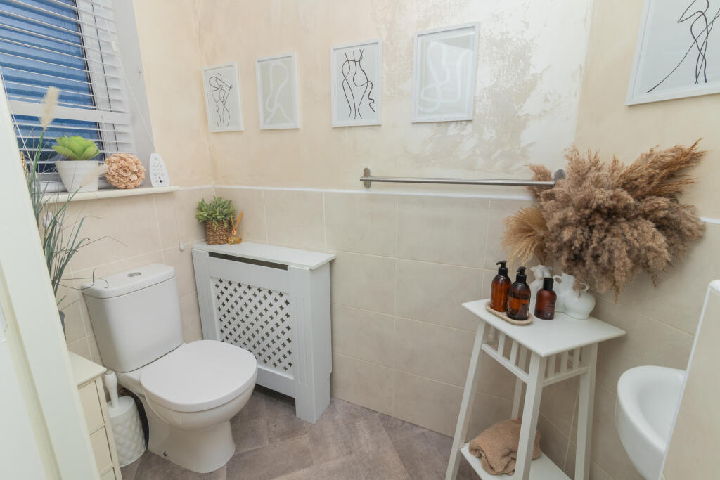 154A Barrangary Road PA7 5FR L-37